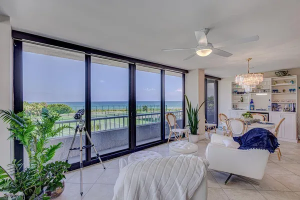 $895,000 | 5550 North Ocean Drive, Unit 3C, Singer Island, FL 33404