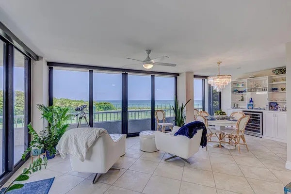 $895,000 | 5550 North Ocean Drive, Unit 3C, Singer Island, FL 33404