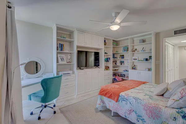 $895,000 | 5550 North Ocean Drive, Unit 3C, Singer Island, FL 33404