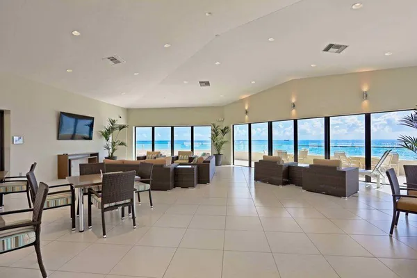 $895,000 | 5550 North Ocean Drive, Unit 3C, Singer Island, FL 33404