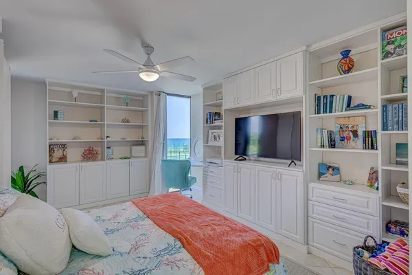 $895,000 | 5550 North Ocean Drive, Unit 3C, Singer Island, FL 33404