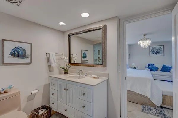 $895,000 | 5550 North Ocean Drive, Unit 3C, Singer Island, FL 33404