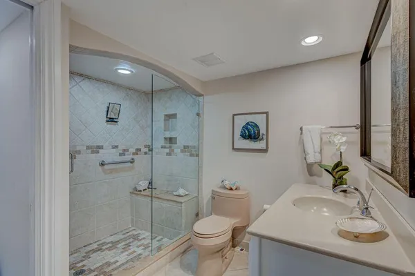 $895,000 | 5550 North Ocean Drive, Unit 3C, Singer Island, FL 33404