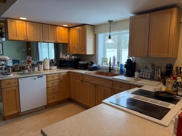 $1,100,000 | 79 High Street, Pittsfield, NH 03263