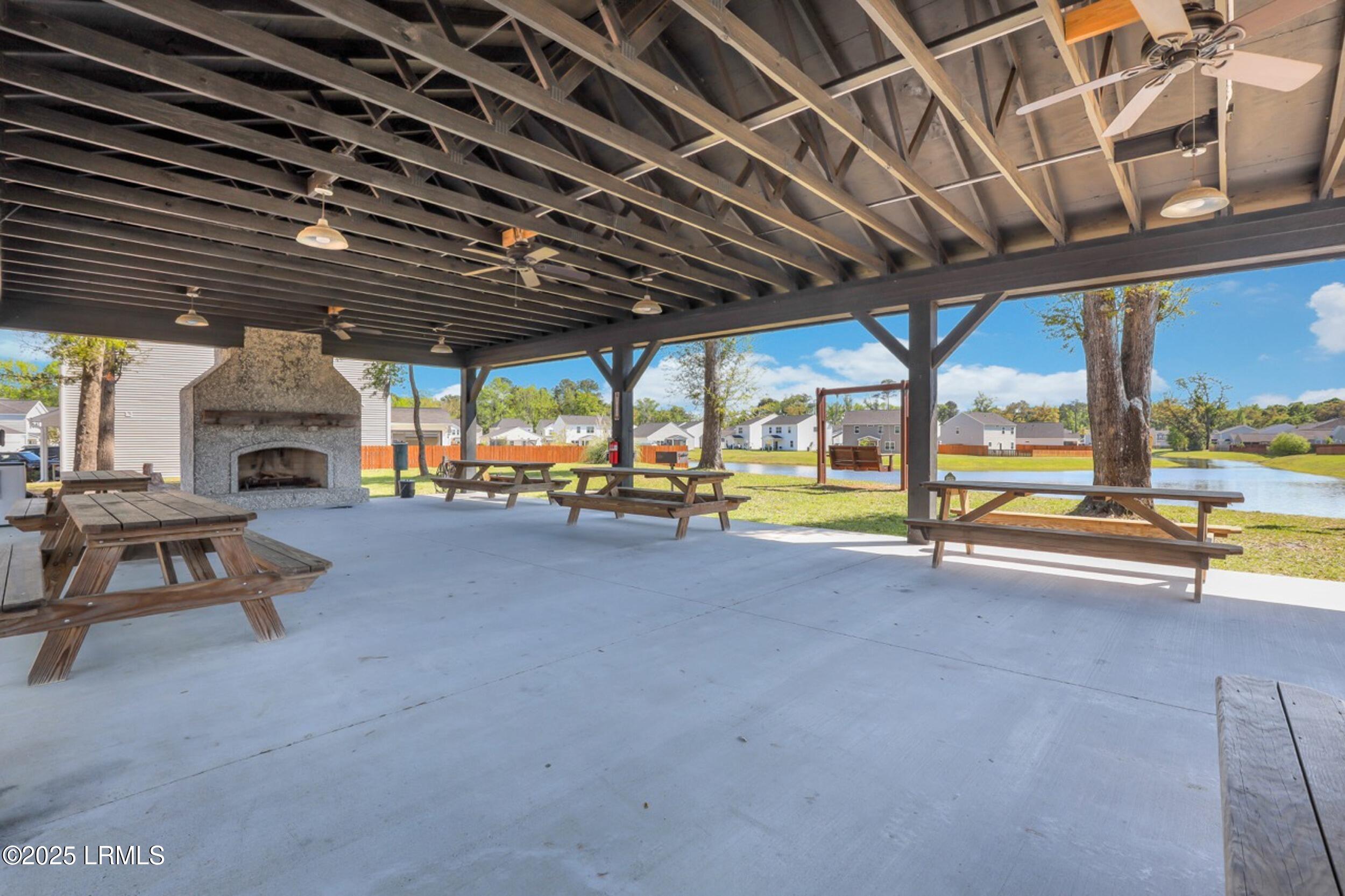 147 Chestnut Street Beaufort, SC 29906 - Photo 39 of 40 70_1x2a4289