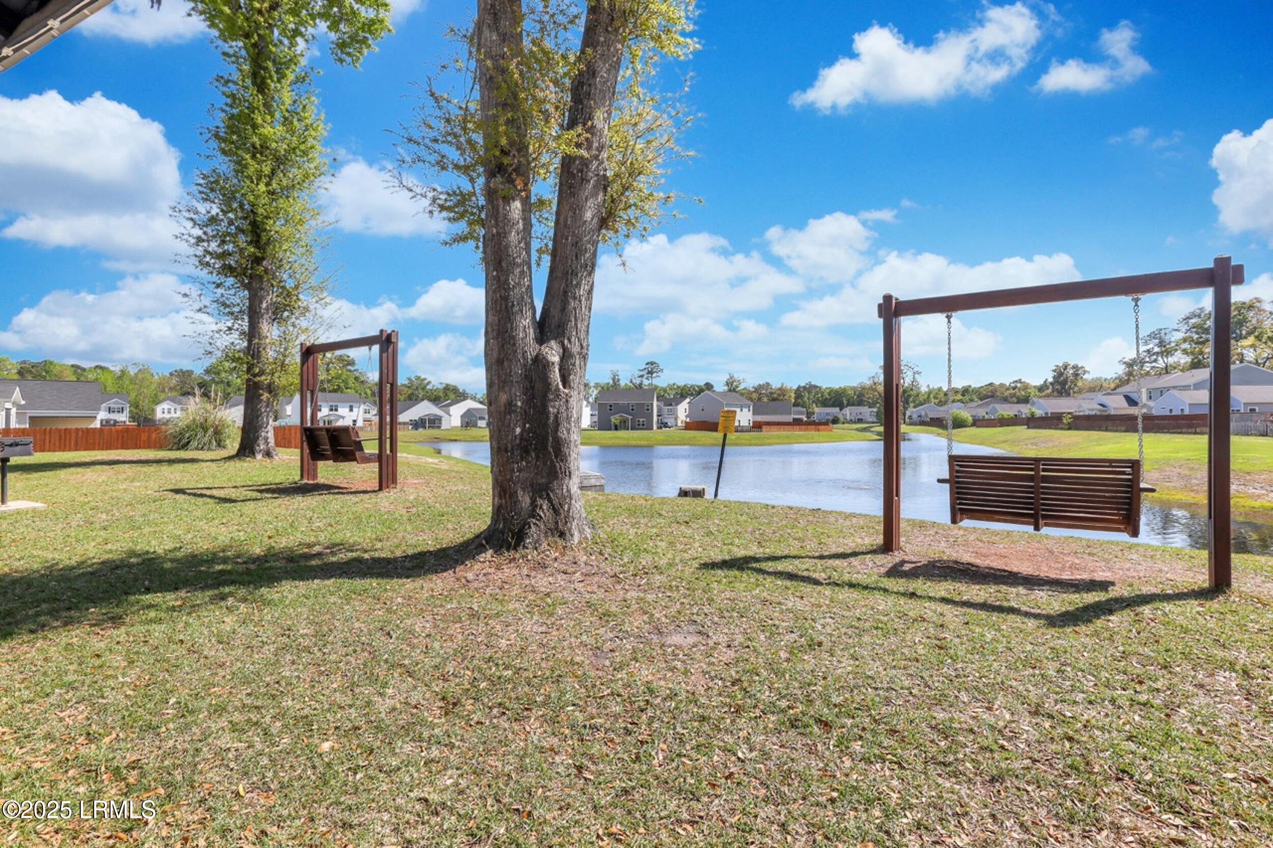 147 Chestnut Street Beaufort, SC 29906 - Photo 40 of 40 72_1x2a4293