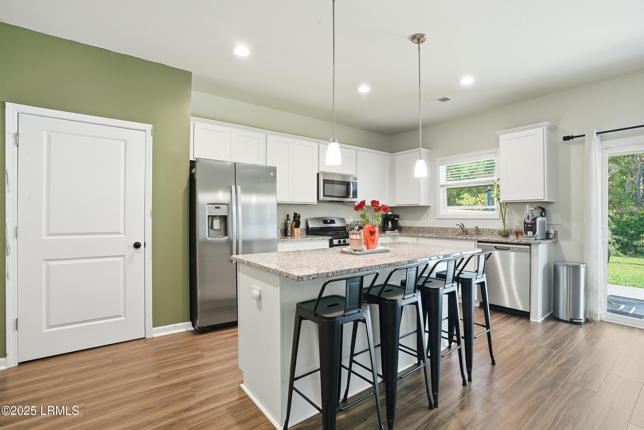 147 Chestnut Street Beaufort, SC 29906 - Photo 5 of 40 16_ecp_001