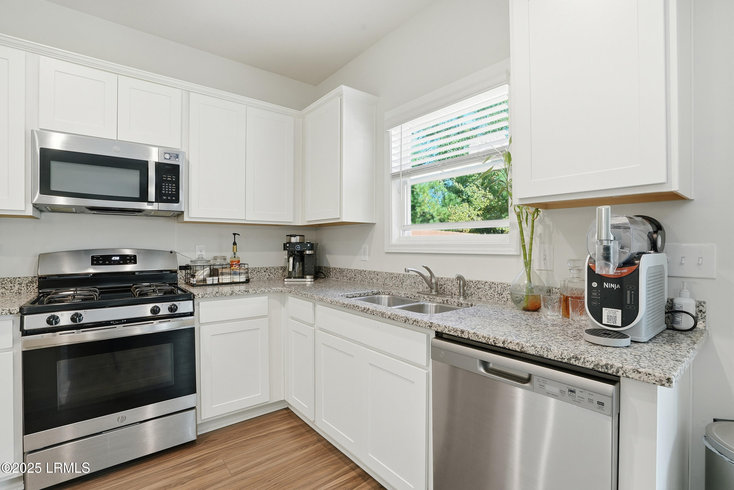 147 Chestnut Street Beaufort, SC 29906 - Photo 10 of 40 21_ecp_006