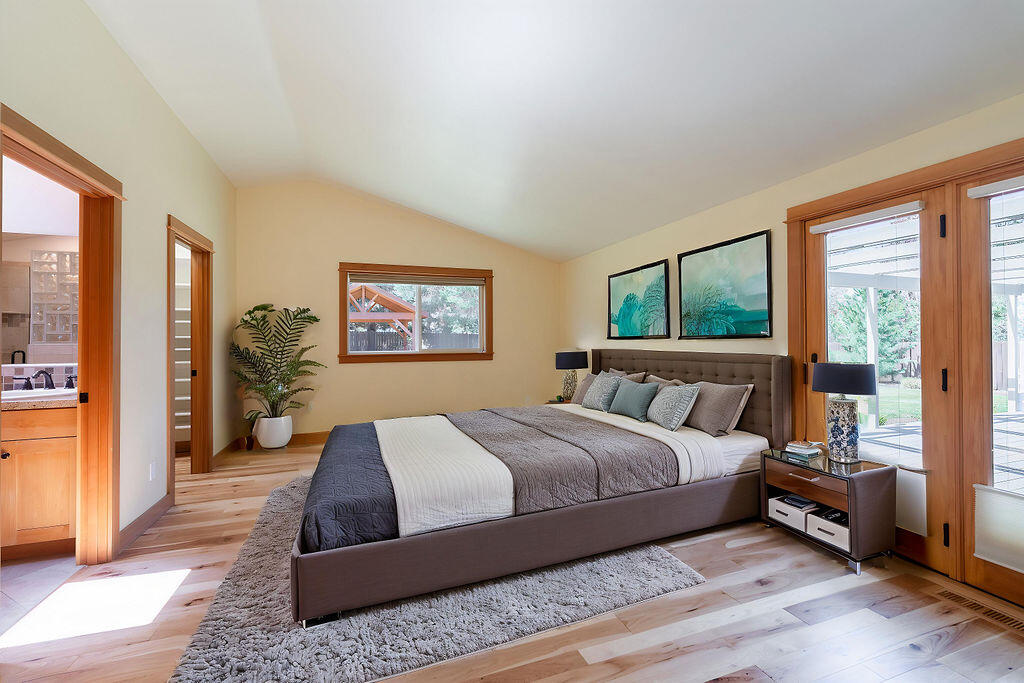 61275 Victory Loop Bend, OR 97702 - Photo 19 of 59 Virtual Staged
