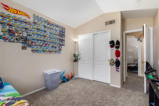 a view of entryway with workspace