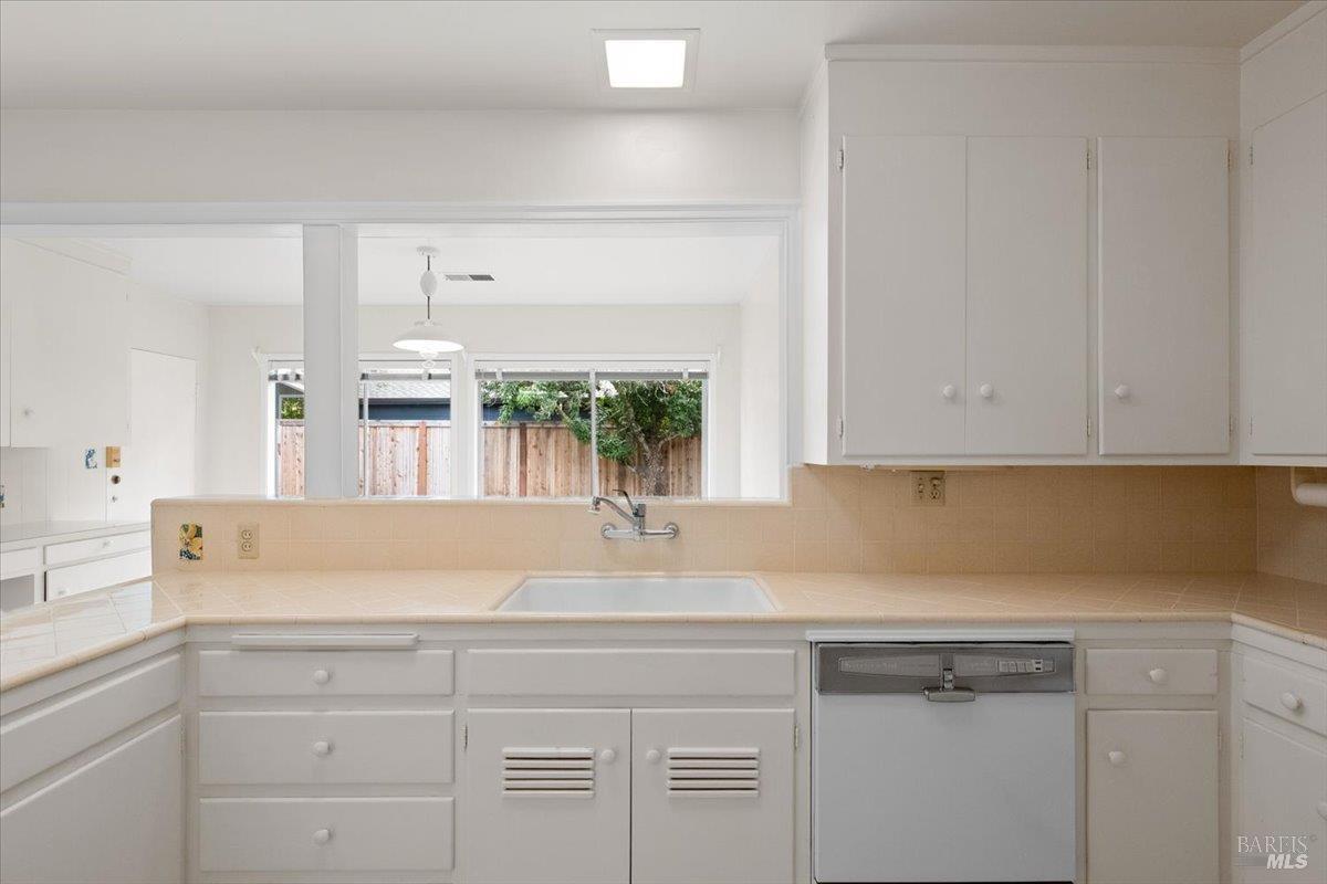 1504 Jewell Drive Santa Rosa, CA 95404 - Photo 13 of 47