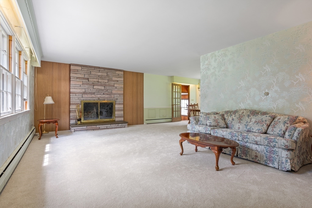 168 Old Harvard Road Boxborough, MA 01719 - Photo 4 of 38 Gallery Image 4