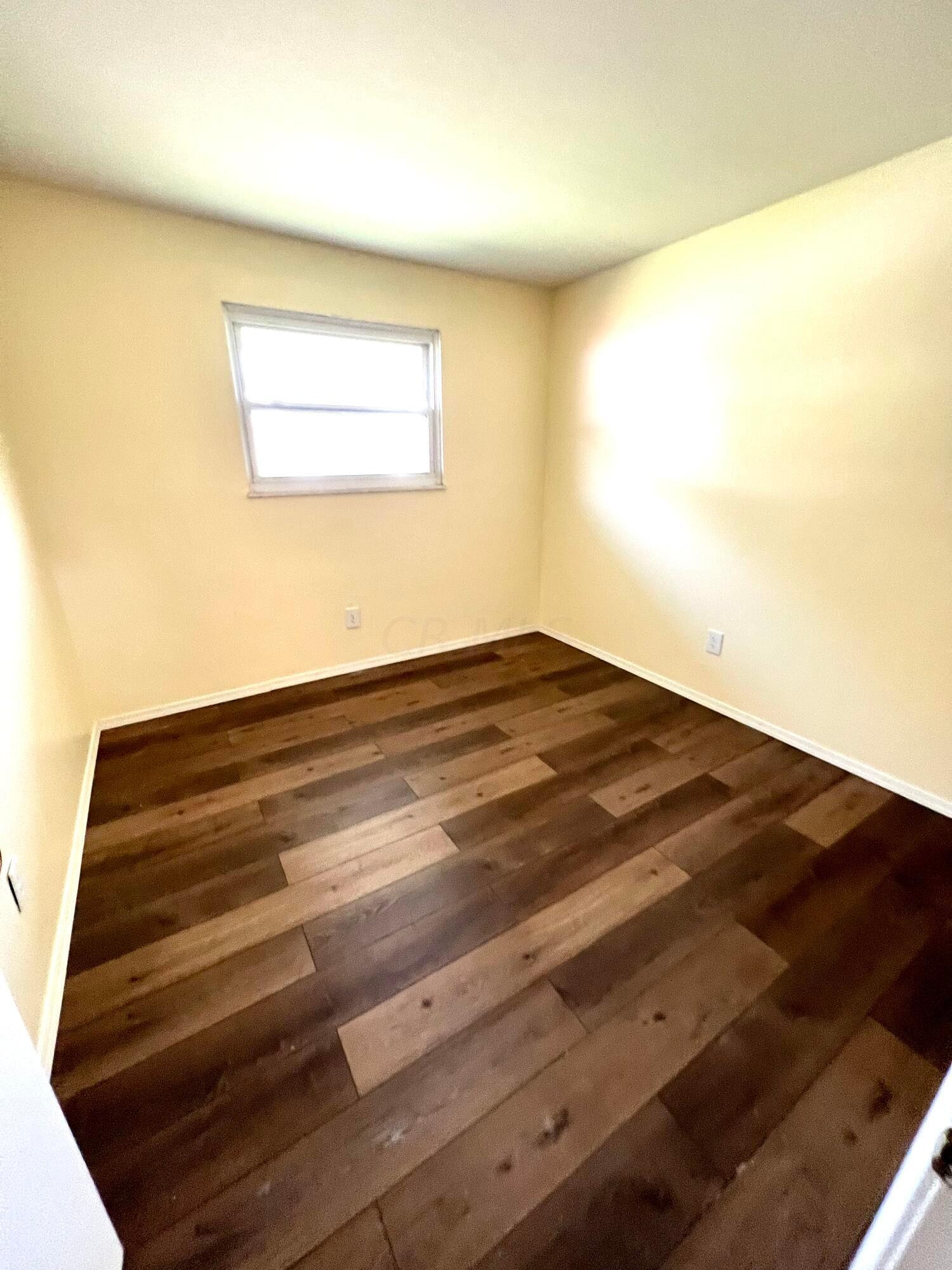991 Bruckner Road Columbus, OH 43207 - Photo 3 of 11 F343A3AE-04A6-479E-A26B-85647AB7E0D7