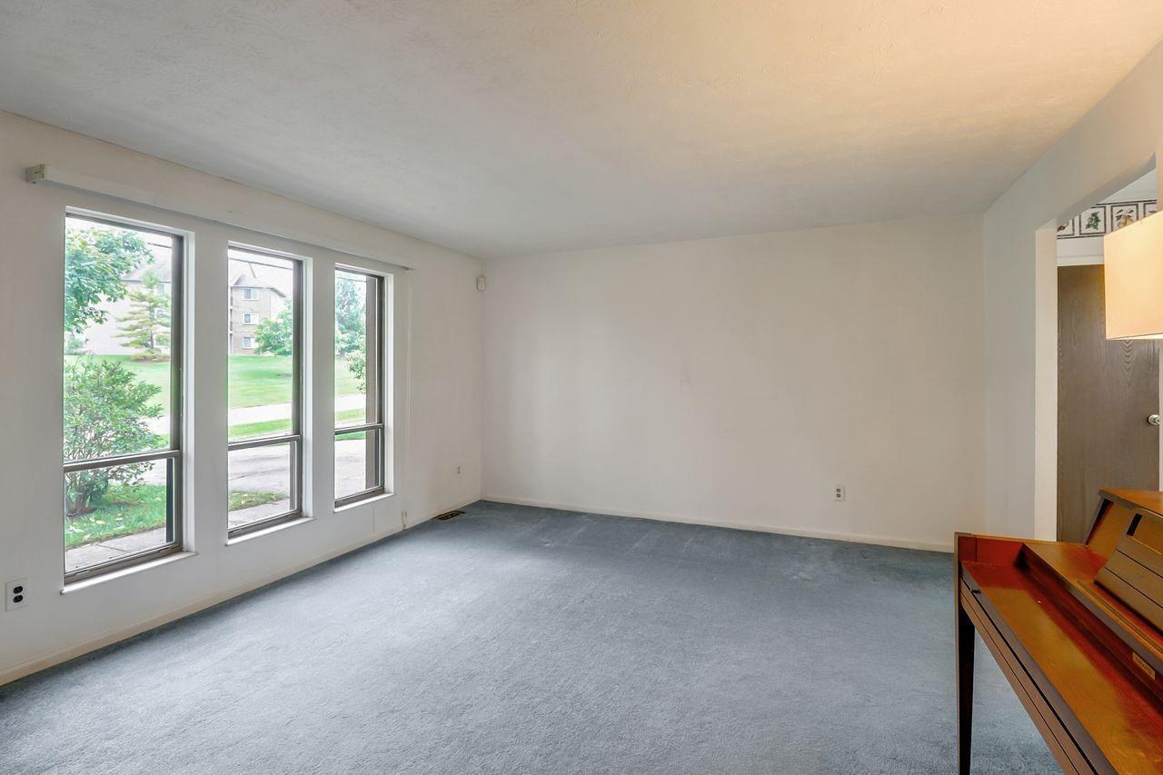 2414 Crest Road Cincinnati, OH 45231 - Photo 10 of 36 Gallery Image 10