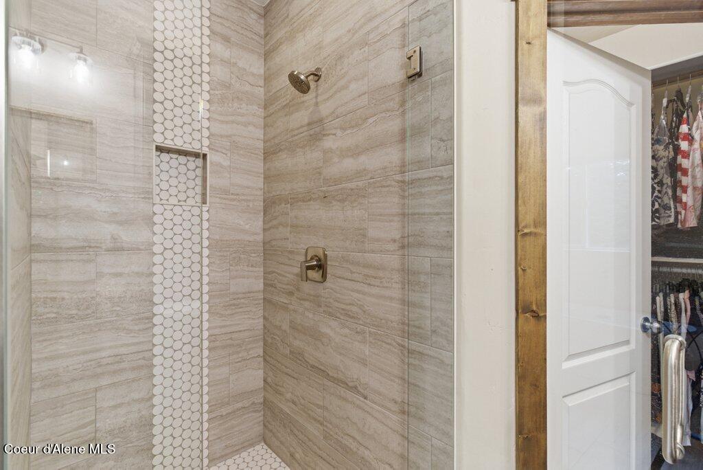 24414 North Wendler Loop Rathdrum, ID 83858 - Photo 11 of 48 Primary Bathroom