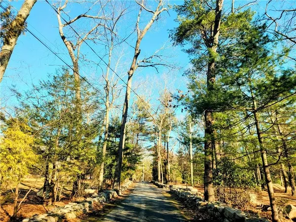 $1,500 | 196 Angell Road, Unit 1, Lincoln, RI 02865