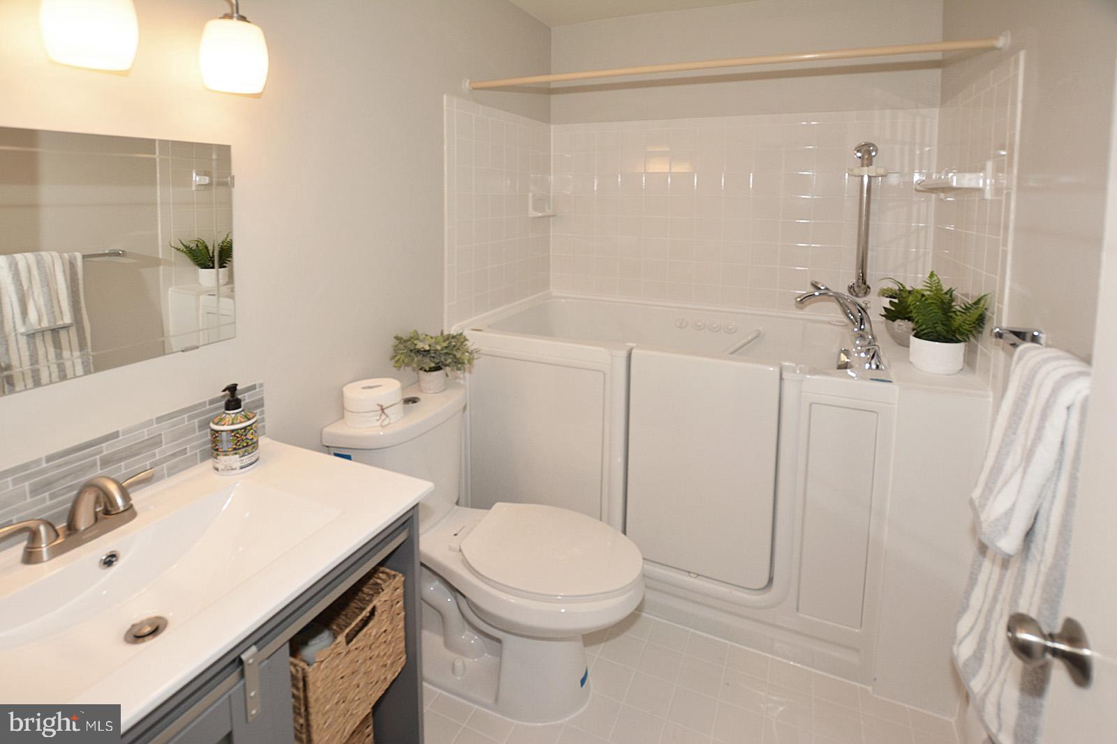 8003 West Point Drive Springfield, VA 22153 - Photo 15 of 38 Gallery Image 15