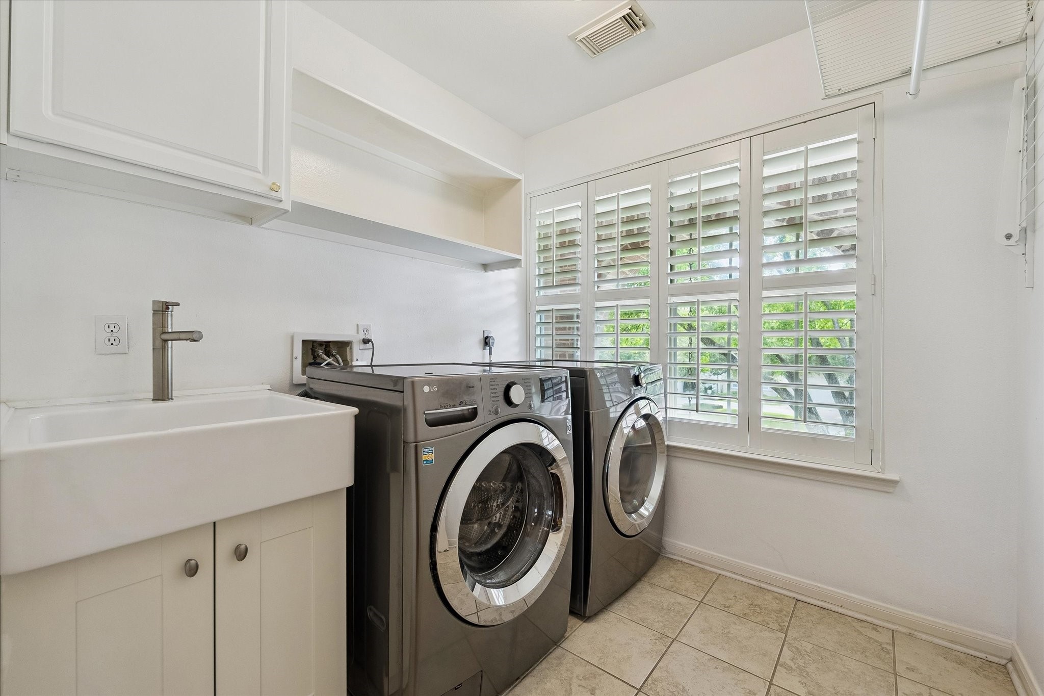 816 Anderson Street Bellaire, TX 77401 - Photo 32 of 45 Laundry Room