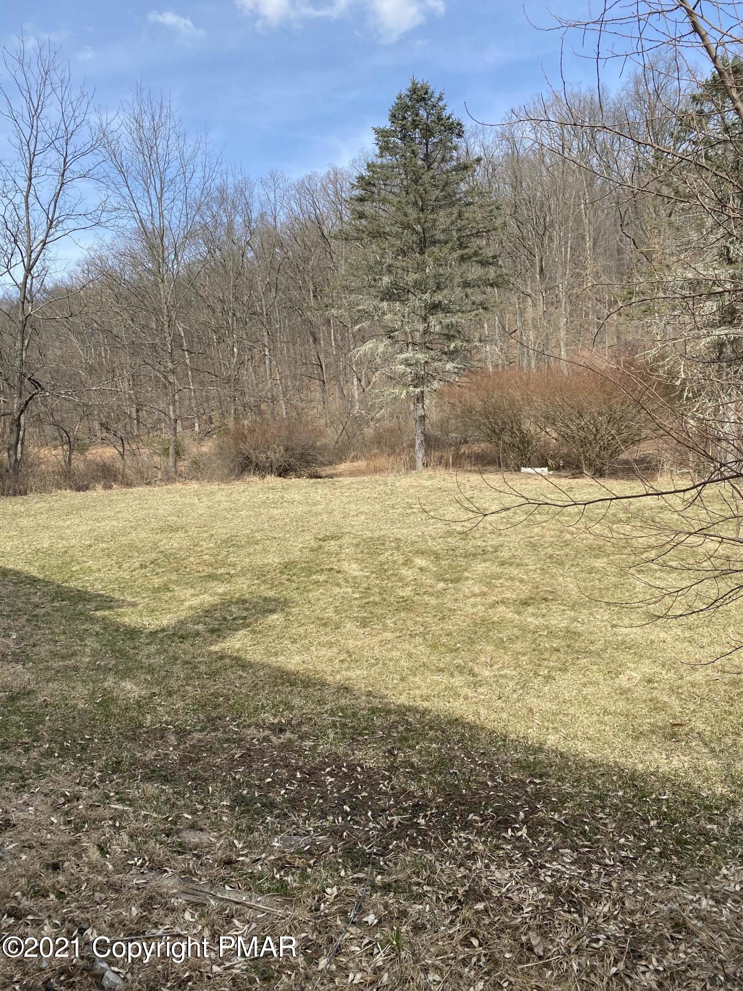 1270 Mutton Hollow Road Stroudsburg, PA 18360 - Photo 5 of 37 BAFE9342-C4DE-4872-8B73-889F904BE0A0