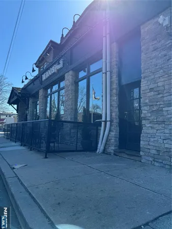 $1,800 | 356 Paterson Avenue, Unit 1, East Rutherford, NJ 07073