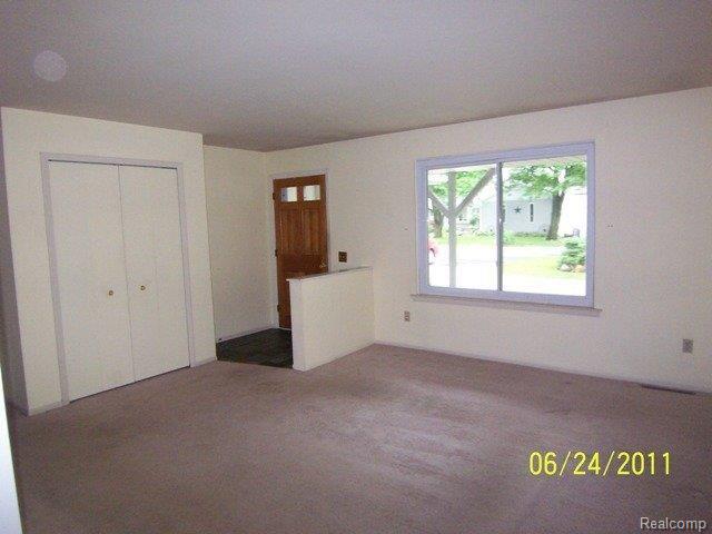 2600 Harrison Avenue Rochester, MI 48307 - Photo 6 of 17 LivingRoom
