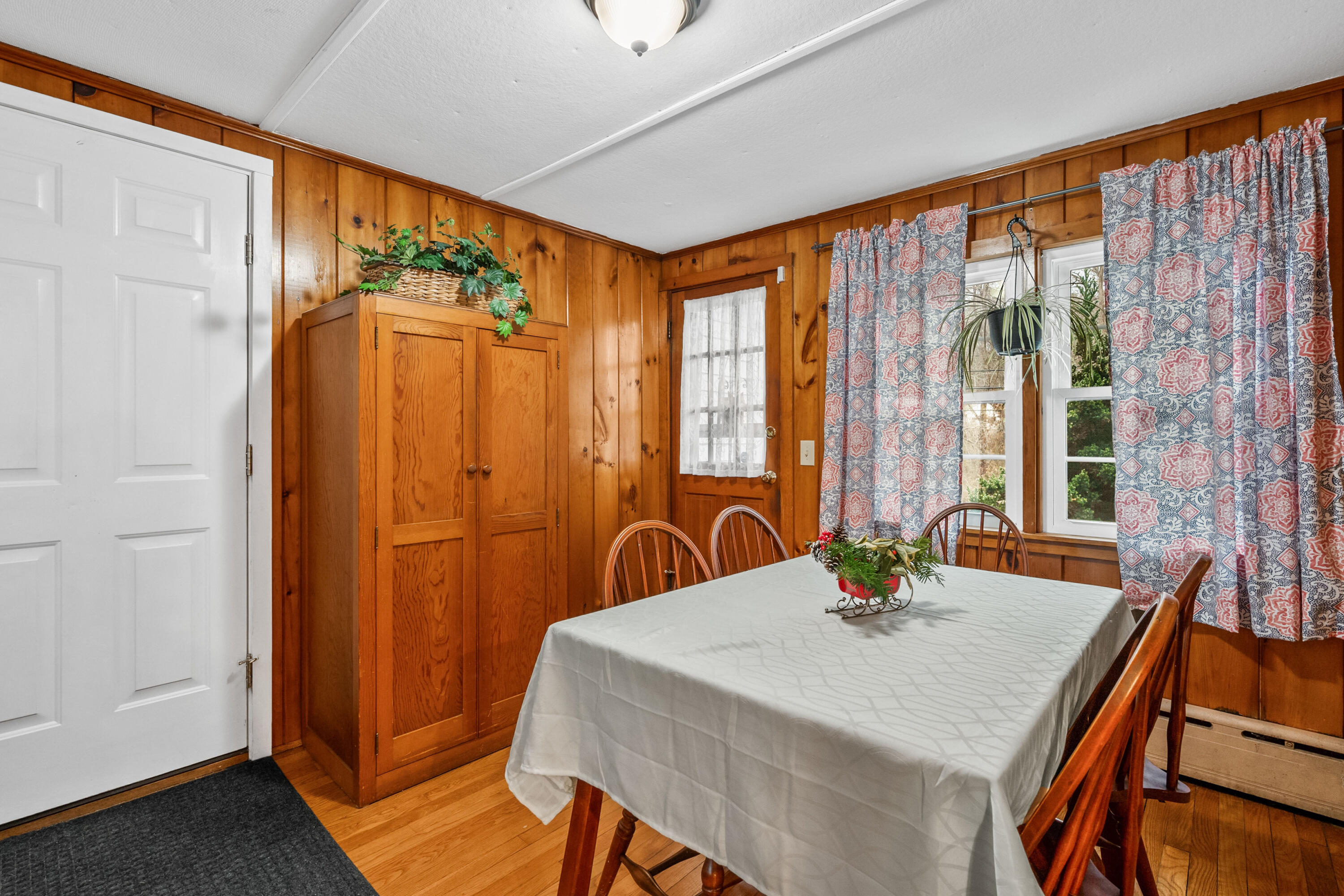 25 Main Street Sandwich, MA 02563 - Photo 19 of 48 DSC_9008