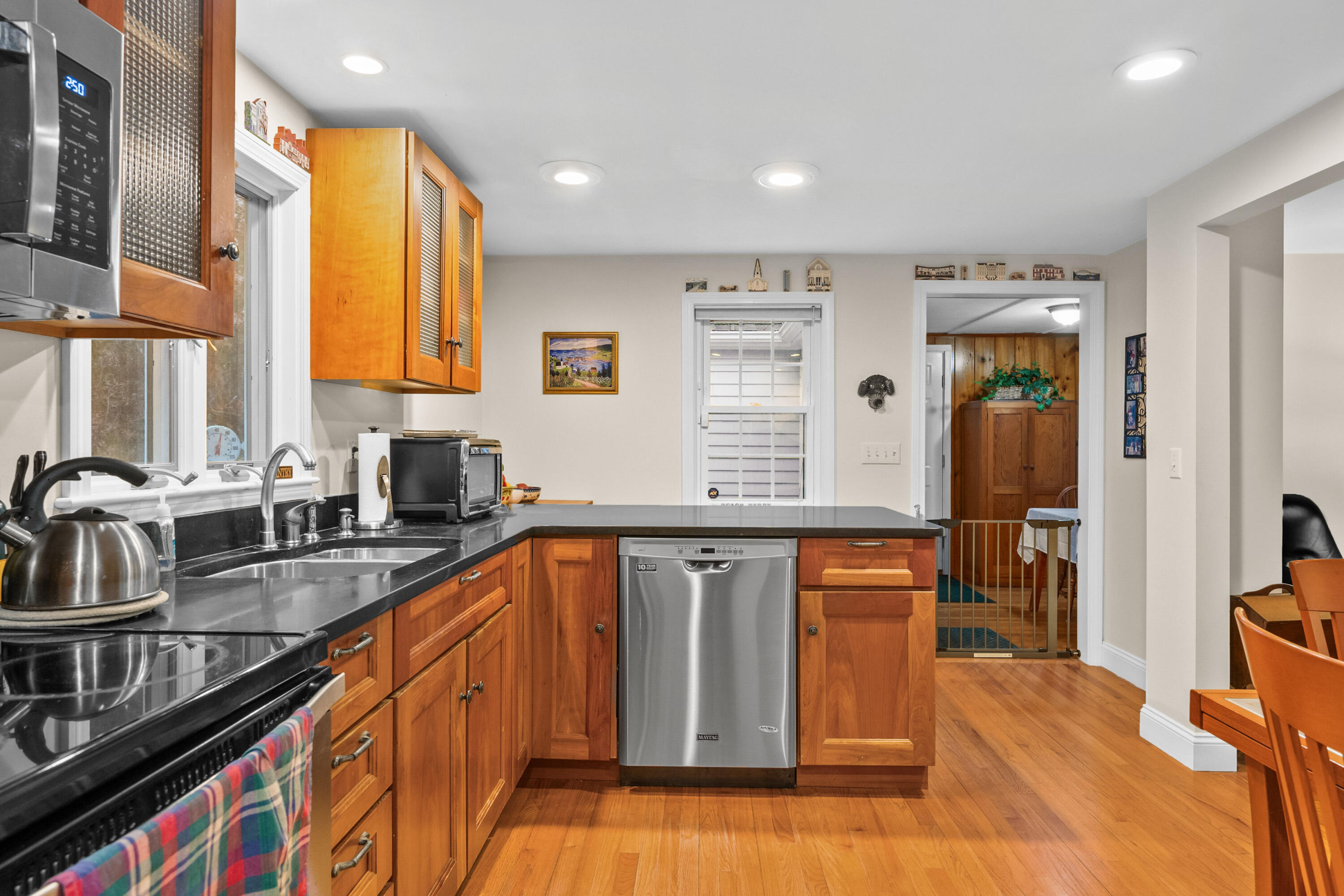 25 Main Street Sandwich, MA 02563 - Photo 8 of 48 DSC_9014