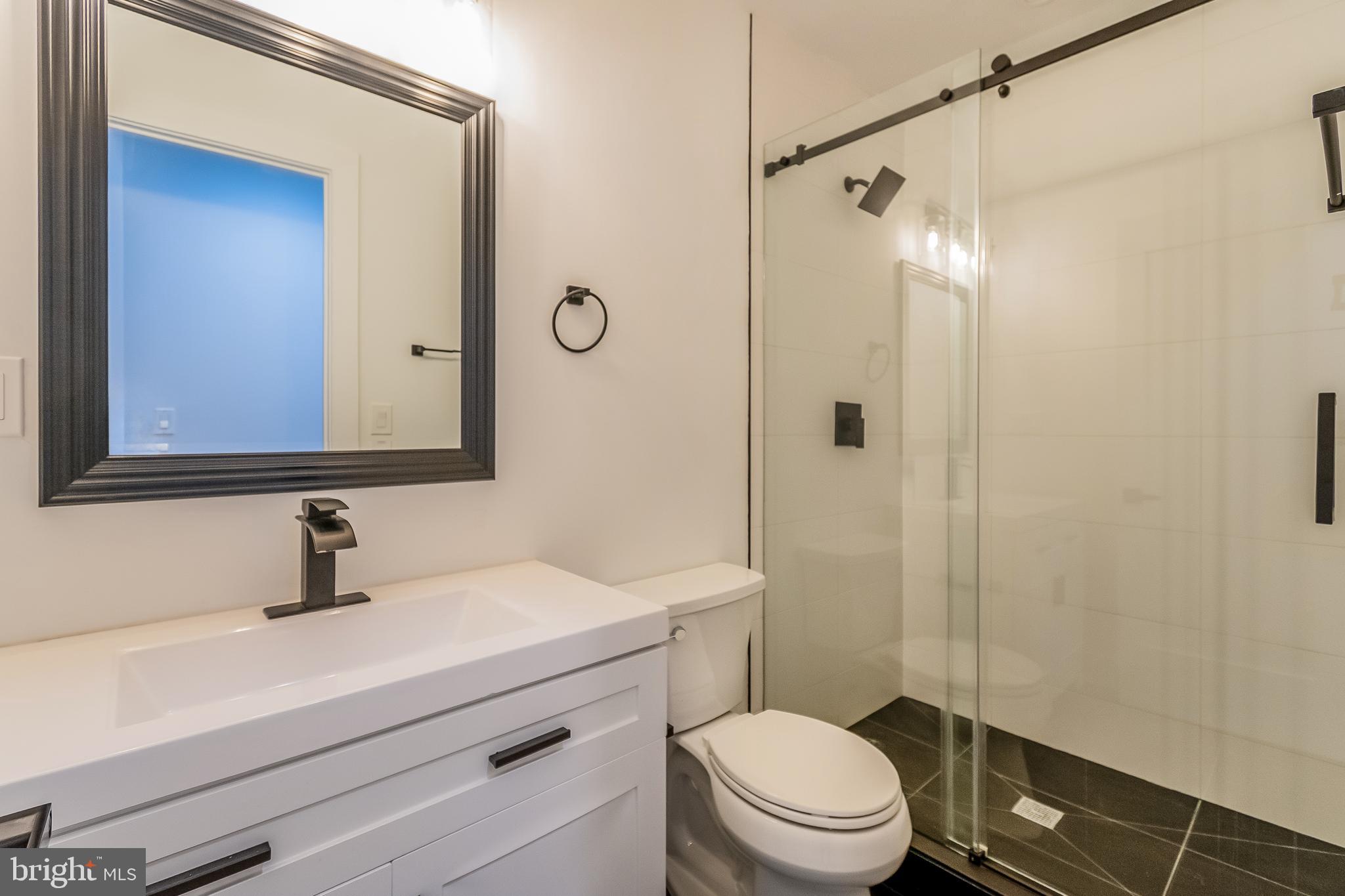 2228 13th Street Northwest, Unit 1 Washington, DC 20009 - Photo 7 of 14 Full Bathroom