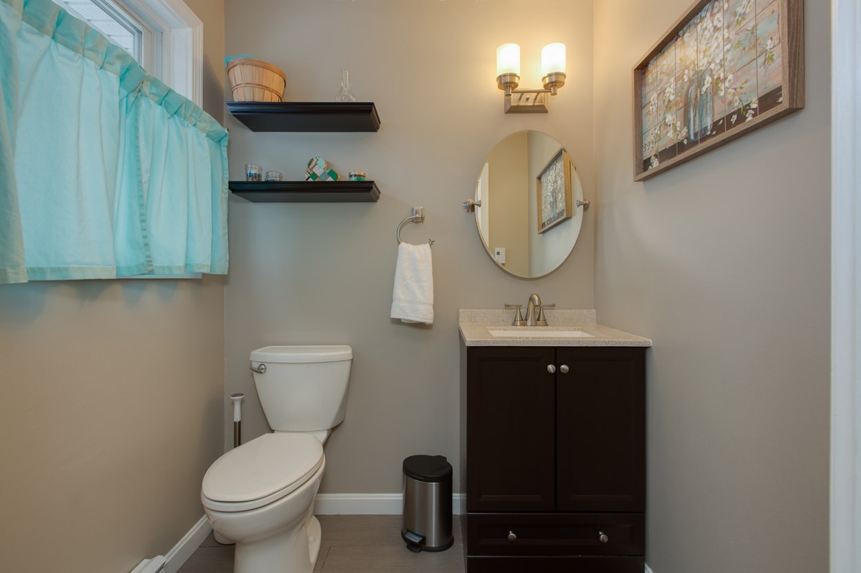 100 Pillsbury Road, Unit 17 Londonderry, NH 03053 - Photo 13 of 30 Gallery Image 13