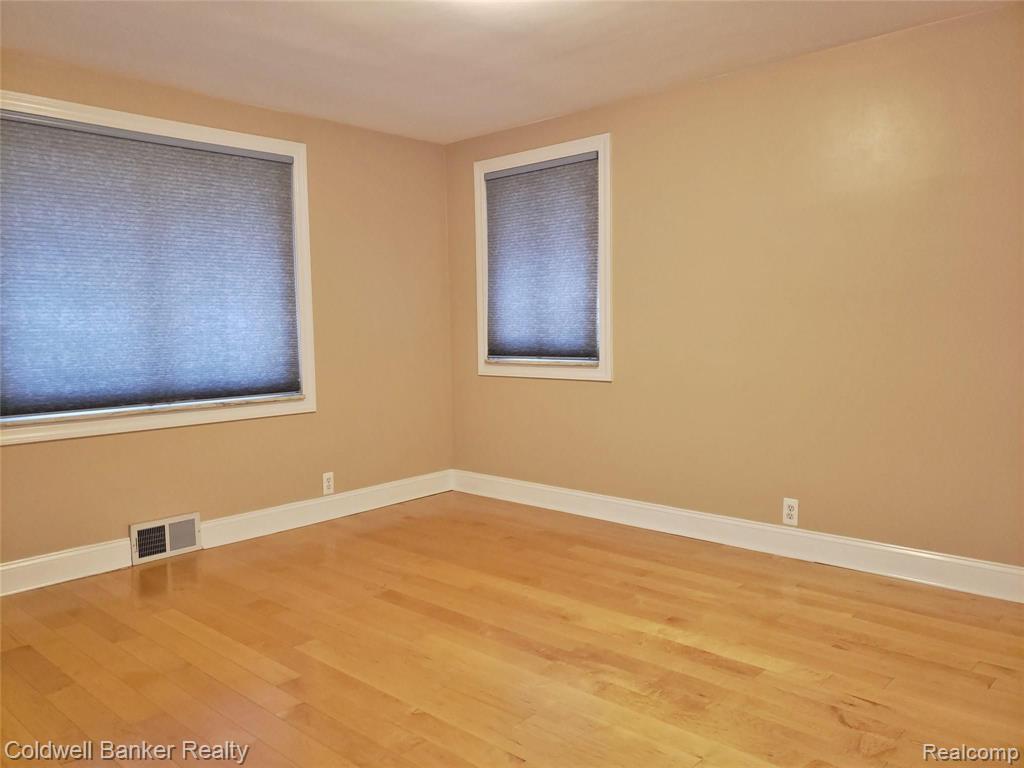 40241 Fairway Road Northville, MI 48167 - Photo 23 of 26