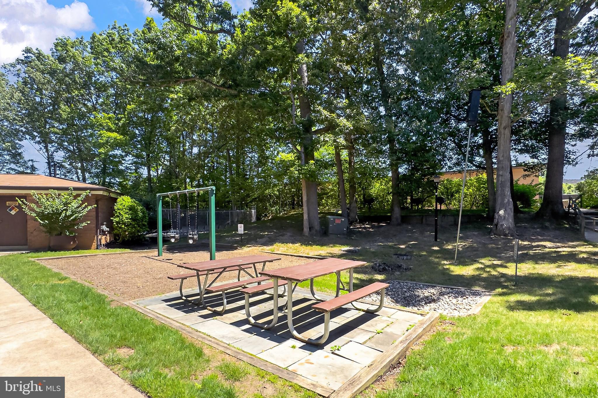 7611 Tiverton Drive Springfield, VA 22152 - Photo 32 of 44 Picnic area