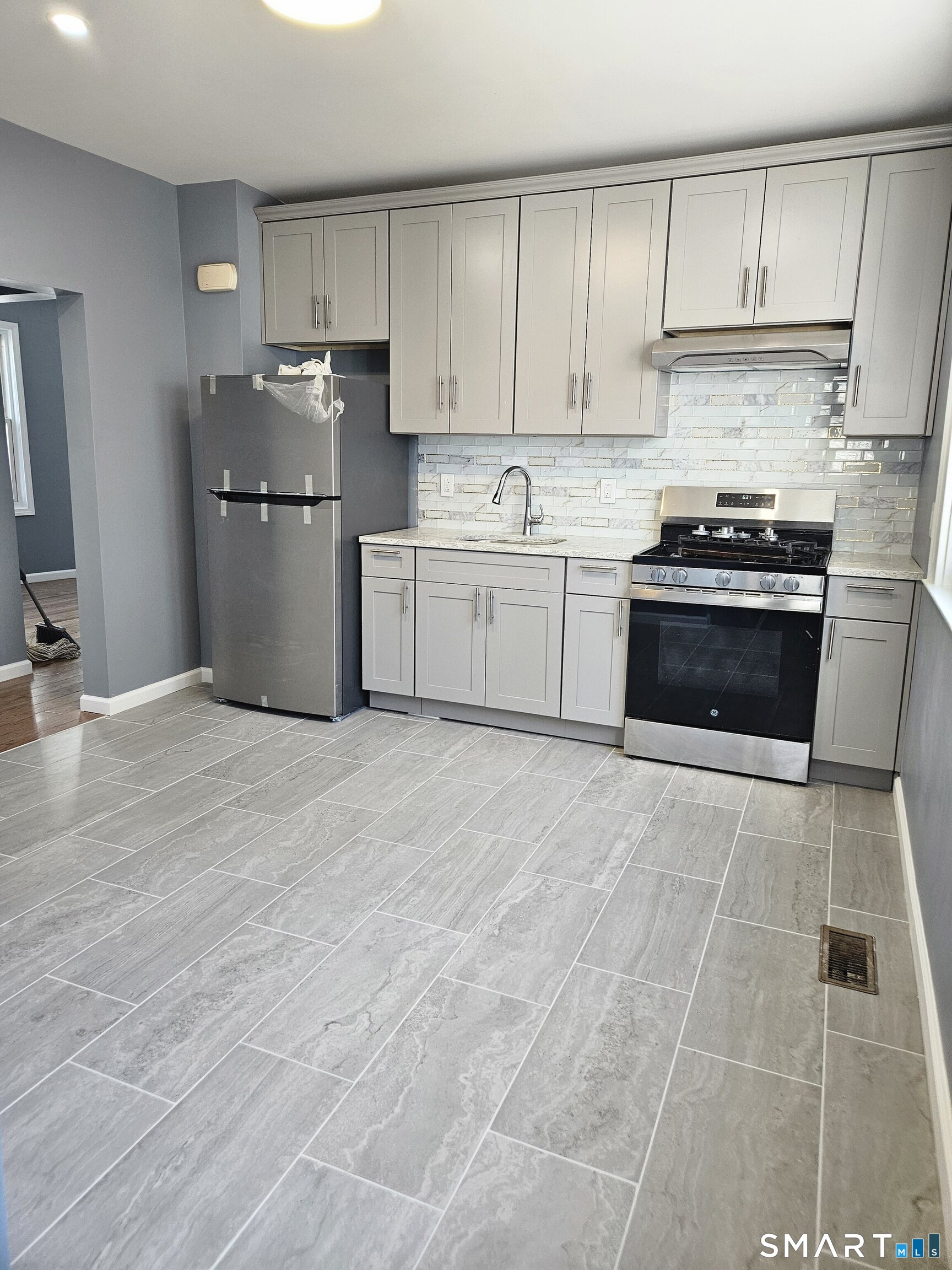 25 Lexington Street Hamden, CT 06514 - Photo 6 of 9