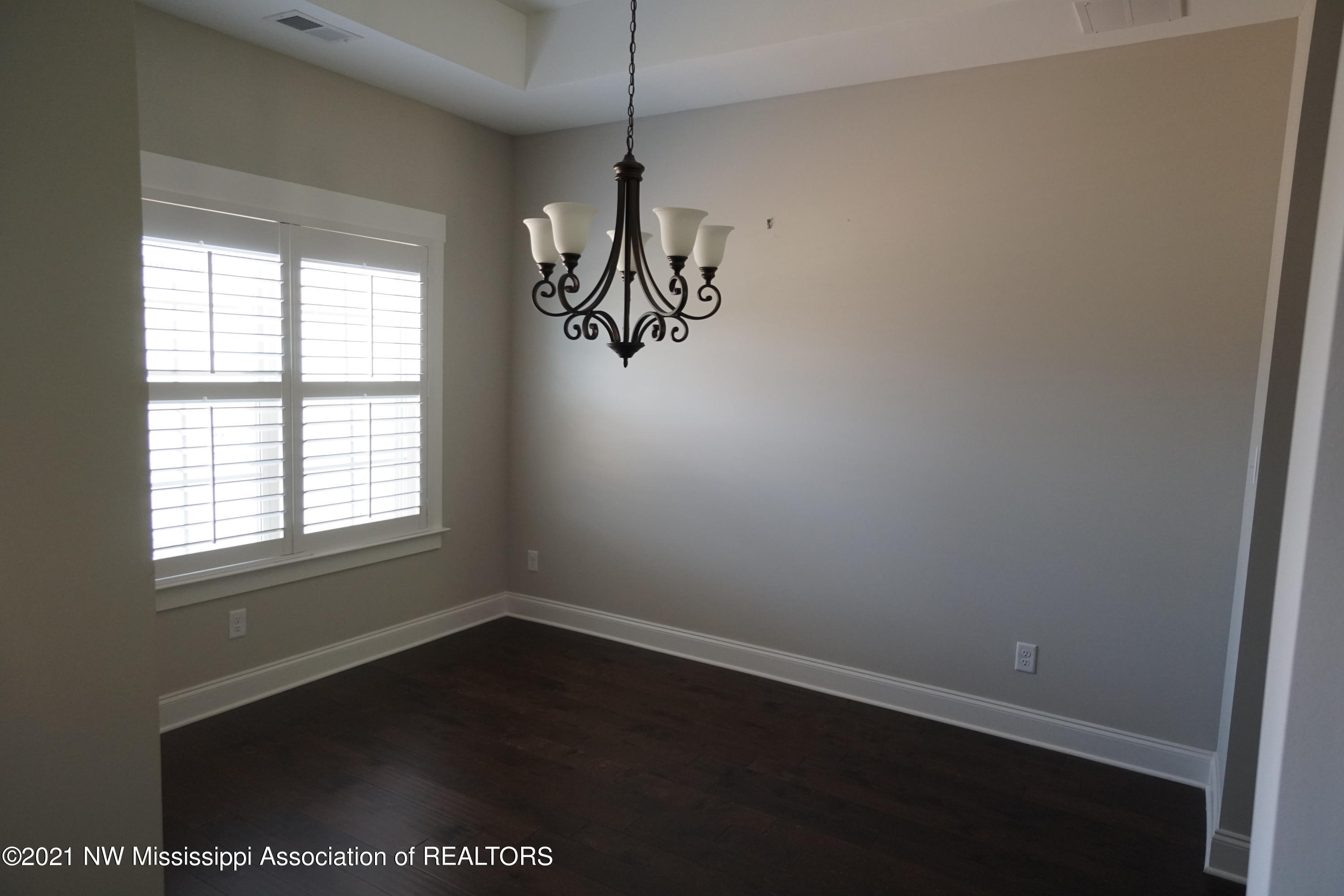 529 Howell Way Hernando, MS 38632 - Photo 3 of 18 Howell Way 009