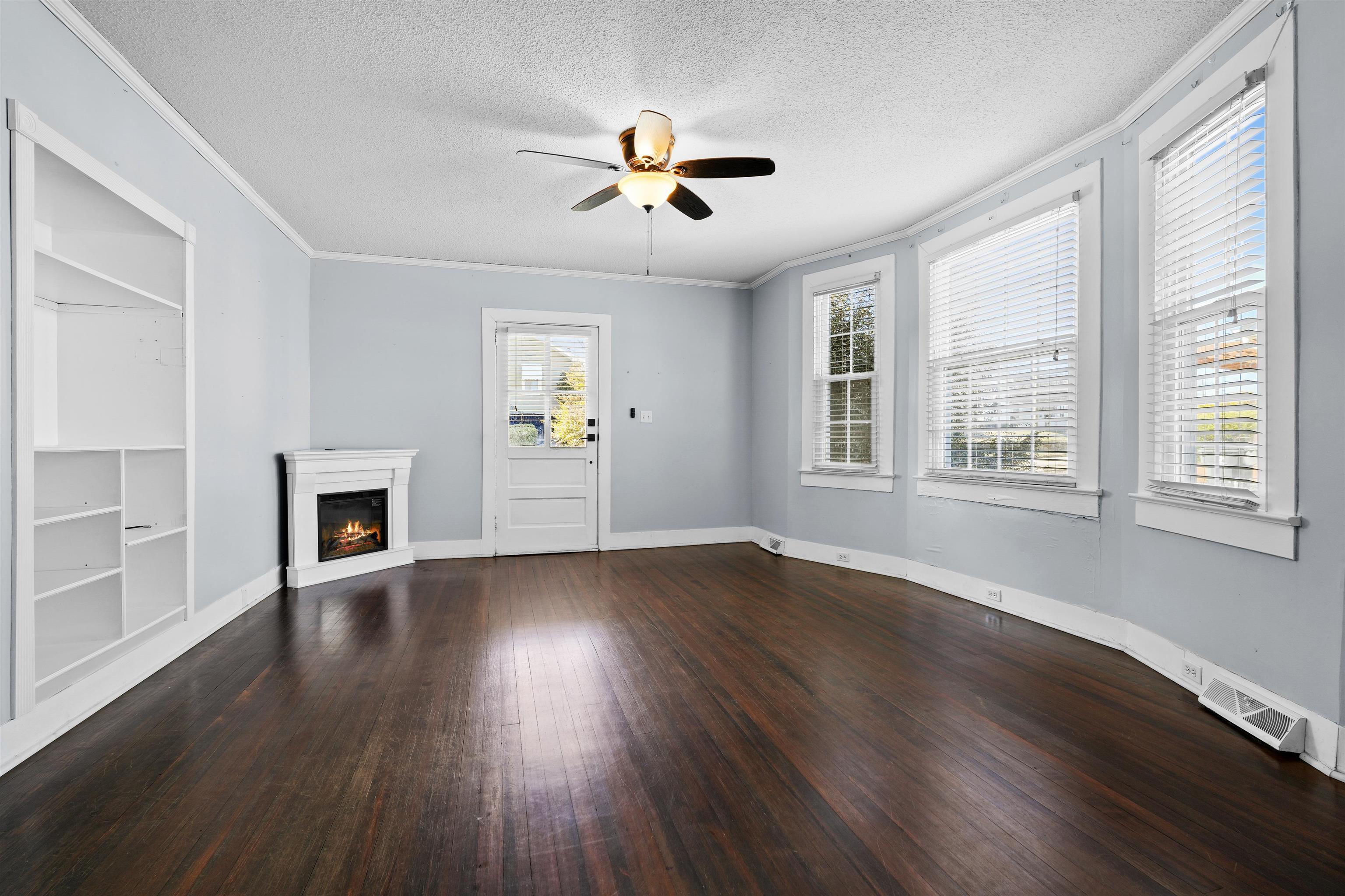 22 Crescent Street Lyman, SC 29365 - Photo 8 of 33 Living Room