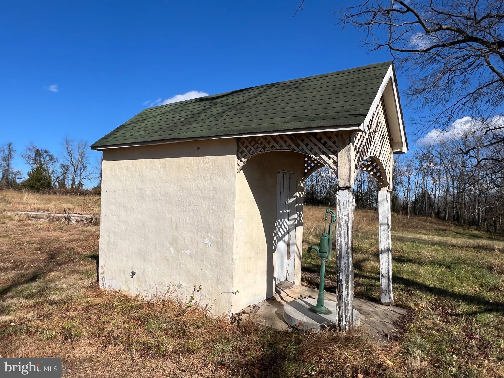 7035 Leeds Manor Road Marshall, VA 20115 - Photo 12 of 17 a view of a house with backyard