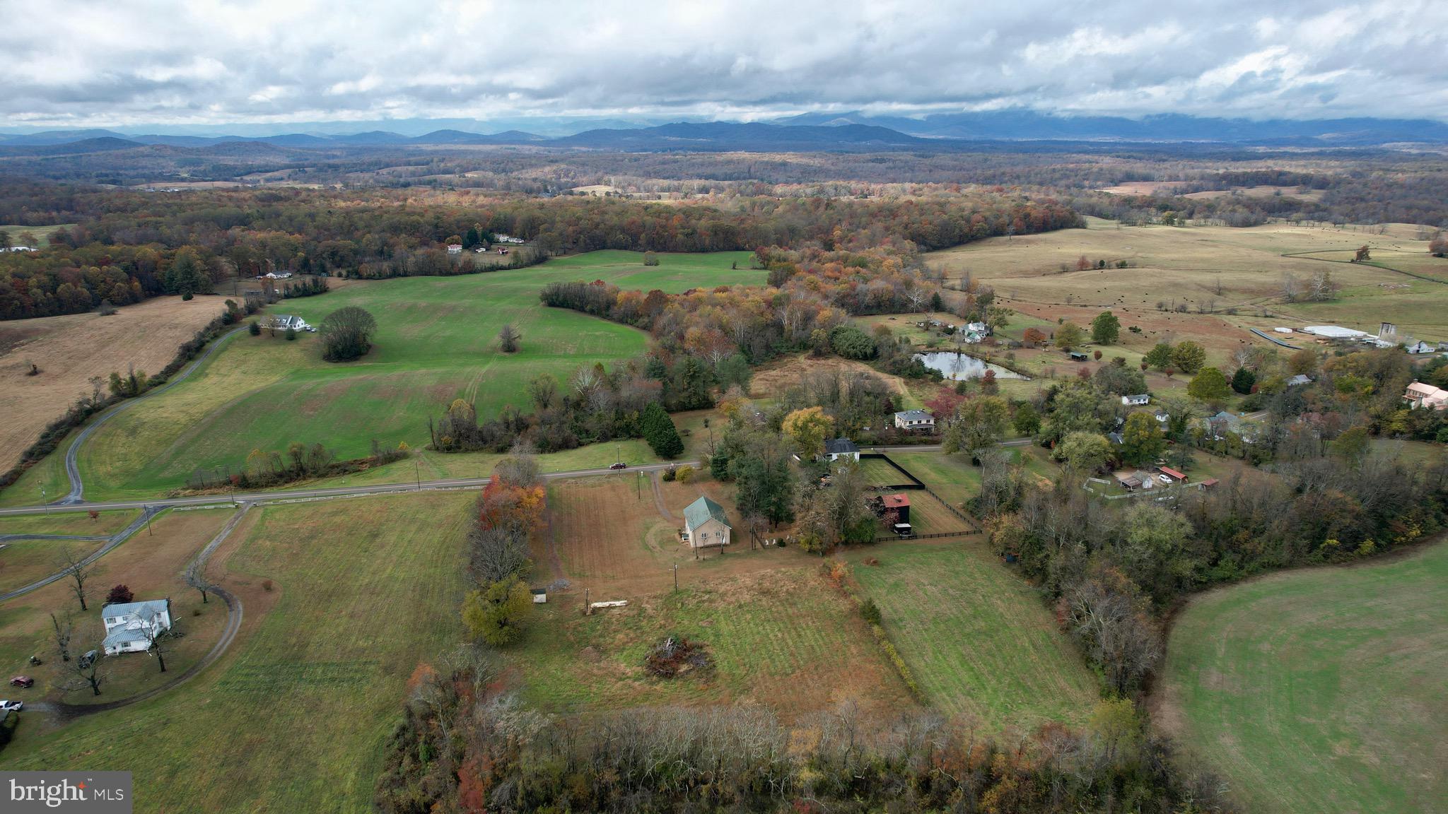 7035 Leeds Manor Road Marshall, VA 20115 - Photo 8 of 17 a view of a yard with an outdoor space