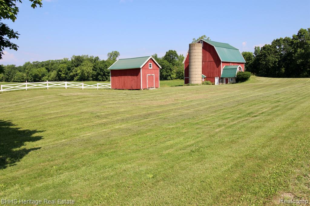 4201 North Burkhart Road Howell, MI 48855 - Photo 36 of 42