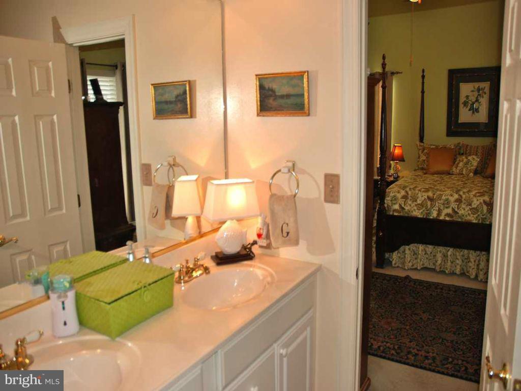 2 Chippewa Court Silver Spring, MD 20906 - Photo 22 of 30 Bath (Master)
