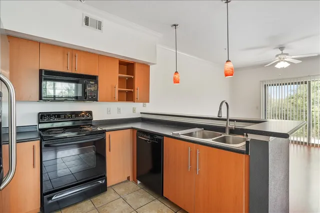 $1,850 | 11203 Ranch Road 2222, Unit 305, Austin, TX 78730