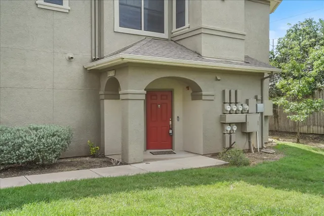 $1,850 | 11203 Ranch Road 2222, Unit 305, Austin, TX 78730