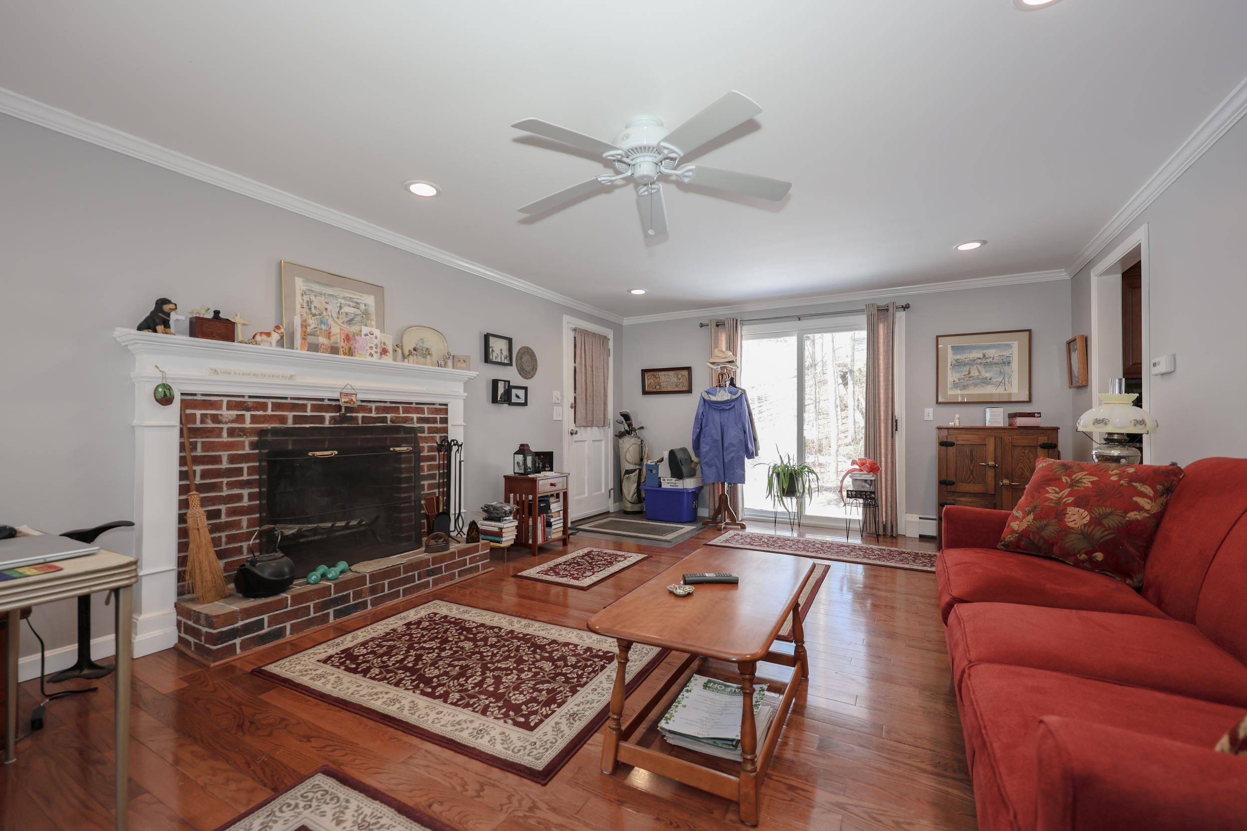 21 Todd Road Nashua, NH 03064 - Photo 7 of 39 Gallery Image 7