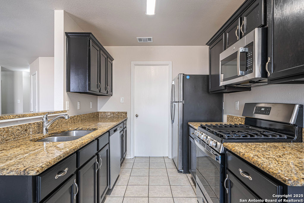 8407 Sea Rim Drive Converse, TX 78109 - Photo 9 of 25