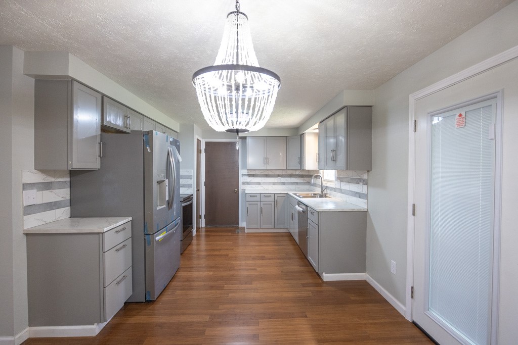 202 Spring Tree Lane Greece, NY 14612 - Photo 14 of 42