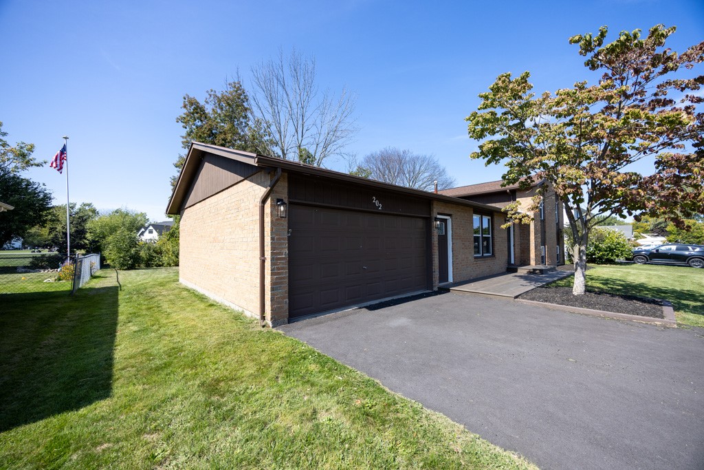 202 Spring Tree Lane Greece, NY 14612 - Photo 5 of 42