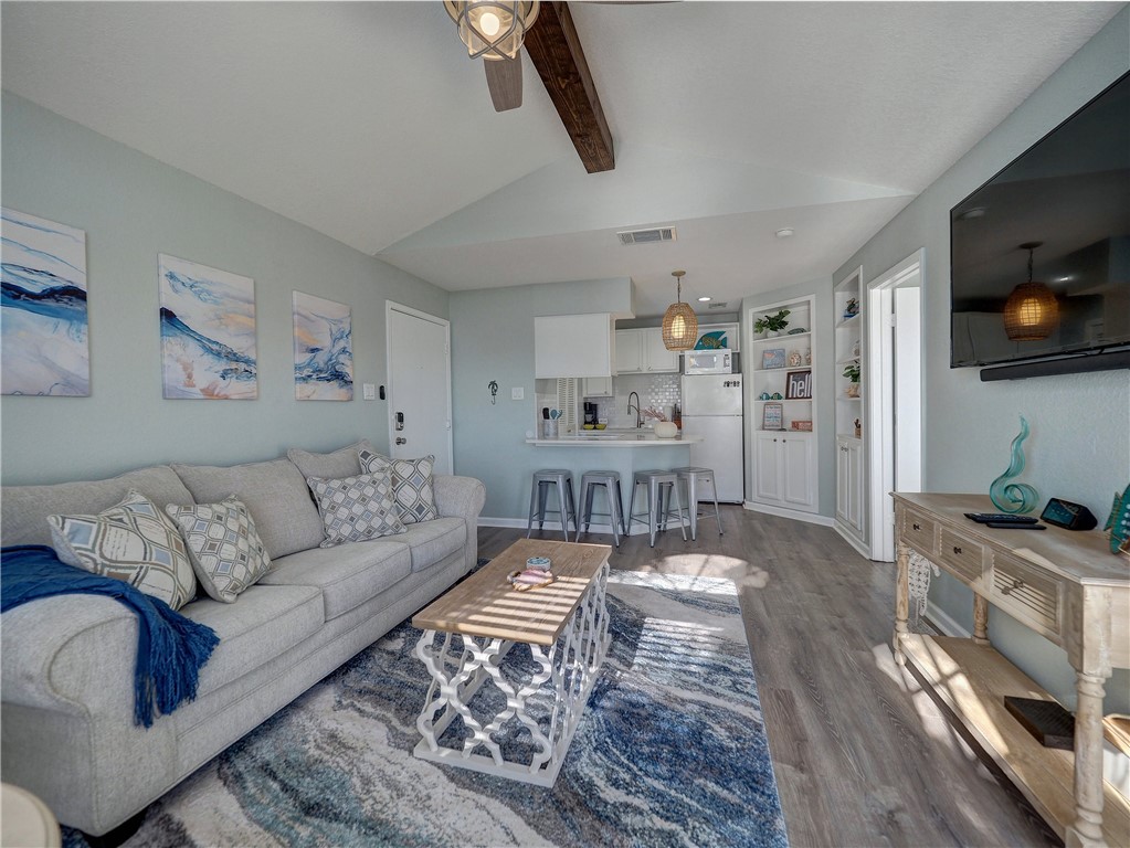 14721 Whitecap Boulevard, Unit 337 Corpus Christi, TX 78418 - Photo 4 of 28 Open living area.