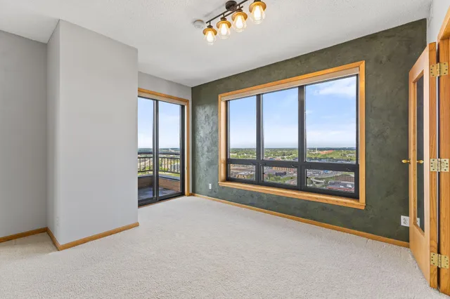 $279,000 | 168 6th Street East, Unit 2905, St. Paul, MN 55101