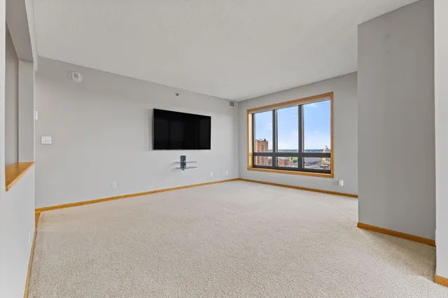 $279,000 | 168 6th Street East, Unit 2905, St. Paul, MN 55101