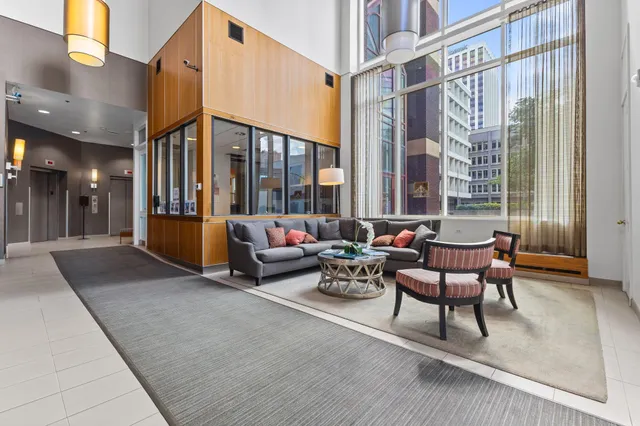 $279,000 | 168 6th Street East, Unit 2905, St. Paul, MN 55101