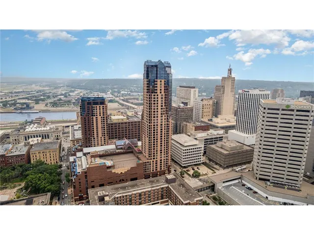 $279,000 | 168 6th Street East, Unit 2905, St. Paul, MN 55101