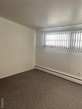 $129,900 | 905 Dean Street, Wilsonville, IL 62093